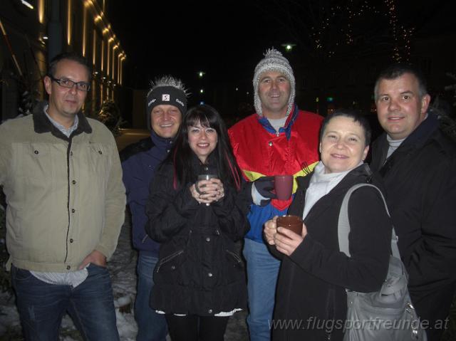 2011-12_gluehweinstand_20.JPG