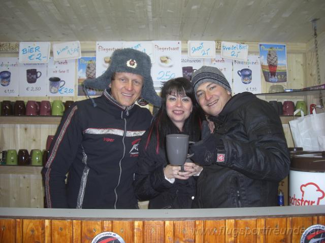 2011-12_gluehweinstand_24.JPG