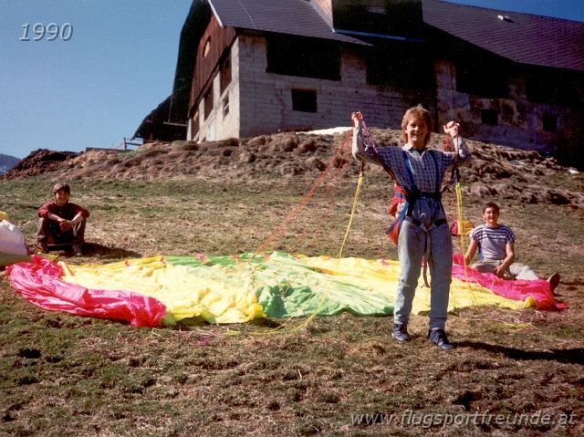 1990_03.jpg